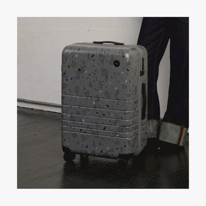Check-In Medium